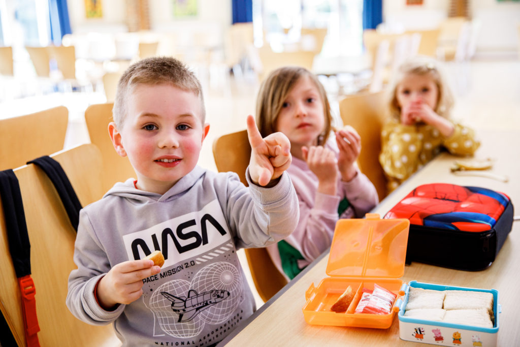 kids eating something